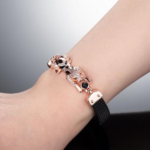 Self-made new European and American leopard bracelet retractable niche design exaggerated advanced sense set diamond