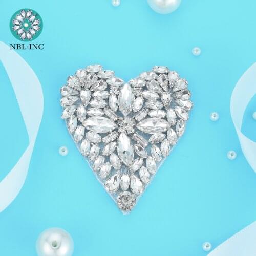 30pcs) Wholesale heart shape silver crystal rhinestone applique patch iron on sew on for dress shoe accessories WDD1135