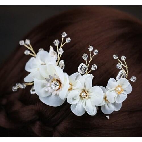 White Silk Yarn Flower with Small Crystal Beads Hairwear Haircomb Bridal Yarn Flower Girl Hairwear BN