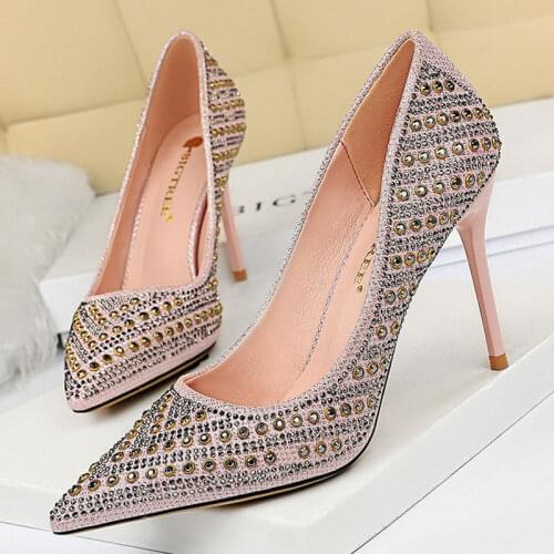 Heels Women Pumps Rivet Crystal High Heels Shoes Womens Shoes Heels Sexy Women heels Ladies Pumps Big Size 43 Point Female Shoes