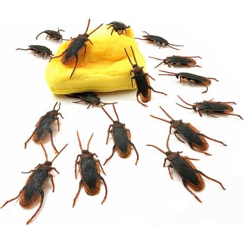 12Pcs Lifelike Cockroaches Toy Halloween Gadget Gags Practical Jokes Toys Plastic Bugs M76C