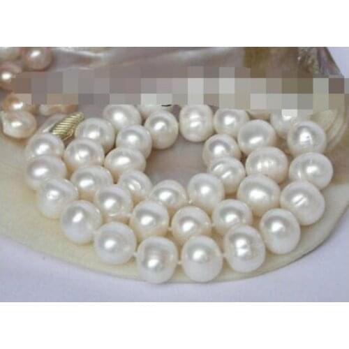 Lustrous 9-10mm round white freshwater pearl necklace