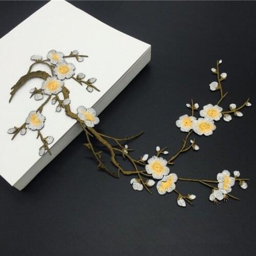1pc Plum Flowers Embroidery Patches Sticker for Clothes Wedding Decoration Dress Iron on Sewing Applique Suppliers crafts