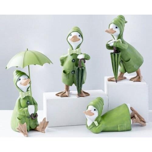 European Resin Green Donald Duck Ornaments Home Childrens Room Figurines Decoration Store Office Table Sculpture Accessories