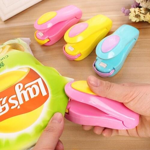 Kitchen Accessories Tools Portable Mini Sealing Machine for Kitchen Storage Plastic Bag Sealer Food Storage Bag Clip Hot