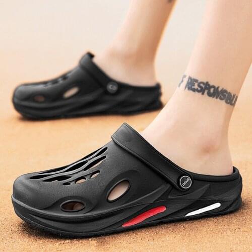 Summer Men Slippers Outdoor Garden Shoes Clogs Beach Slippers Flip-Flops Non-Slip Men Indoor Home Bathroom Slides Loafers Mules