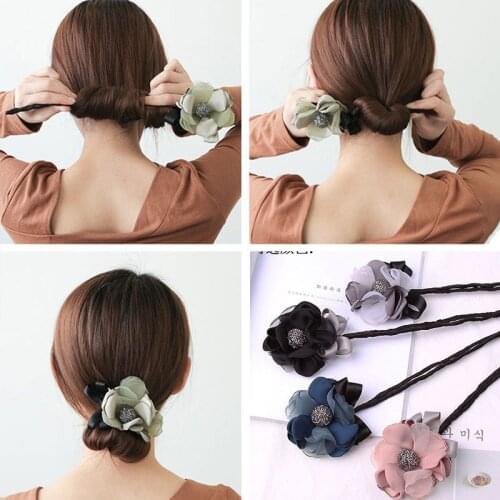 1PCS Woman Flower Ball Head Dish Hair Styling Donuts Twist Headband Magic Hair Bun Maker Hairstyle Tool