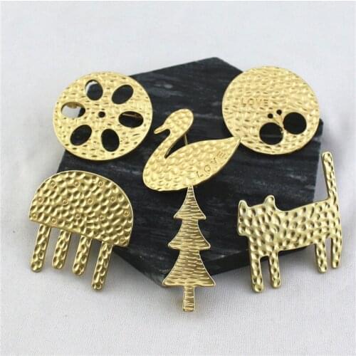 Japanese Minagawa Ming Series Matte Golden Lotus Root Duck Pine Tree Three-dimensional Texture brooch Clothing Accessories