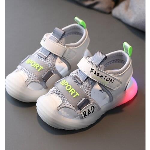 2020 New Children Luminous Sandals Toddler Baby Breathable Comfortable Glowing Jelly Shoes Boys Girls Stretch Mesh Sport Shoes
