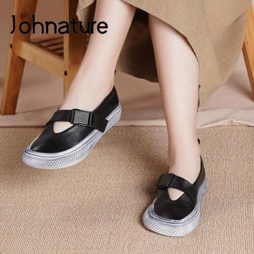 Johnature Spring/Autumn 2021 New Pumps Women Shoes Genuine Leather Buckle Strap Retro Handmade Concise Shallow Ladies Shoes