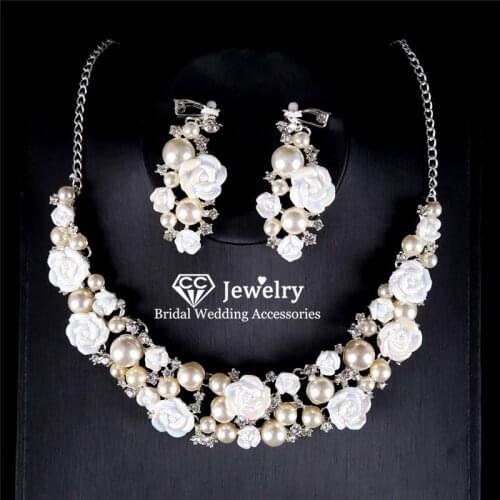 CC Jewelry Set for Women Necklace Stud Earring Bridal Accessories Wedding Jewellry Pearl Choker Pendant Romantic Necklaces KC38