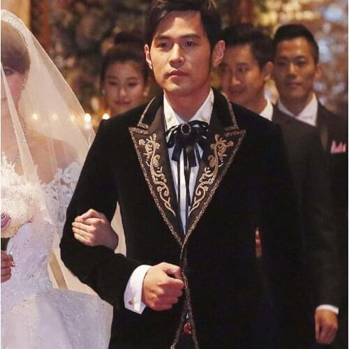 2018 New Married Groom Wear Slim Black Suit Embroidery Collar Suit Host Plus Size Clothes Singer Stage Costumes Wedding Dress