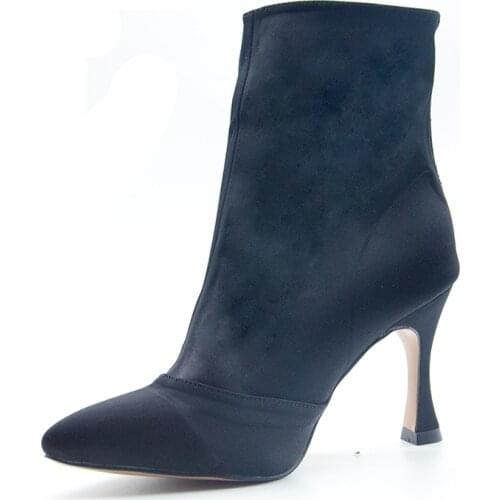 Woman closed toe Latin Dance Shoes Black Women Ankle Ballroom Soft Bottom Salsa Dance-shoes For Girls Mordern Shoes For Dancing