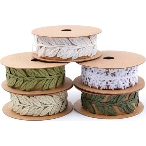 1roll Sewing Craft felt Lace Trim Embellishment White snowflake Green Leaves Ribbon DIY Garment Home Office Bar Xmas Decoration