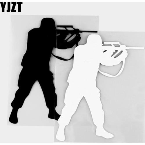 YJZT 15.5×10.9CM Soldier With Gun Refined Car Sticker Creative Vinyl Classic Car Decorative Pattern Black / Silver 20C-0255