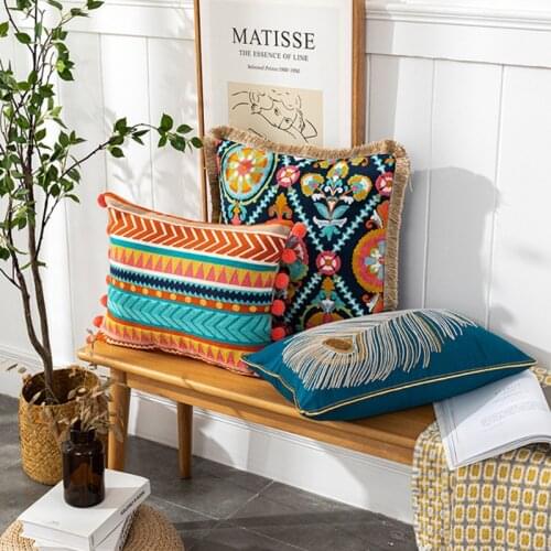 Vintage Bohemian Style Tufted Lumbar Pillow Case Embroidered Alpaca Geometric Floral Pompom Tassels Throw Cushion Cover Sofa Cou