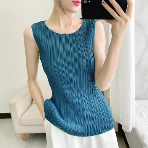 Miyake pleated basic T-shirts 21 summer new classic vest slimming high stretch bottoming tops fashion thin tees for woman