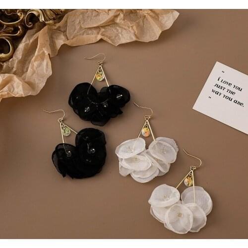 New Net Yarn White Black Earrings Sweet Personality Rhinestone Mesh Flower Dangle Earrings for Women Party Accessories