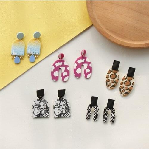 AOMU 2020 New Acrylic Colorful Geometric Black White Leopard Portrait Graffiti Pattern Splice Dangle Earrings For Women Jewelry