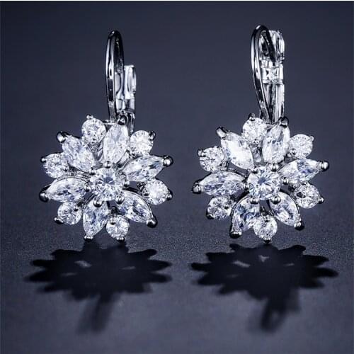 New Korean Luxury Flower Crystal Earrings Fashion Sunflower Crystal Zircon Snowflake Pendant Earrings Bridal Wedding Hanging