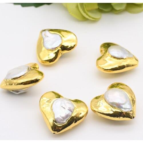 Wholesale 5 PCS Freshwater Cultured White Coin Pearl Heart-shaped Pendant Metal Bezel Connector