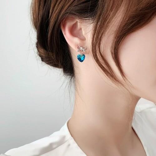 2021 Korean New Crystal Bow Earrings Fashion Temperament Love Peach Heart Small Earrings Womens Jewelry