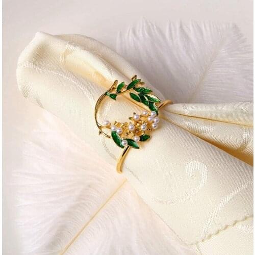 Napkin Ring Golden Pearl Flower Napkin Rings Set of 6 Metal Napkin Holder for Wedding Party Dinner Table Decoration