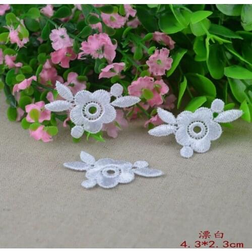 18Pieces 4.3X2.3cm Beautiful Cloth Material Water Soluble Fabric Flower Venise Lace Sewing Applique DIY Craft TT79