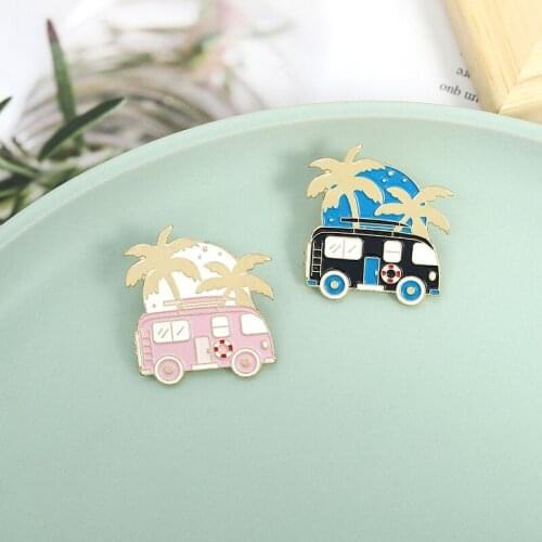 Outdoor Tourism Pins & Brooches Lovely Coconut Tree Badge Pins Tour Bus Jewelry Clothes Metal Badge Gifts
