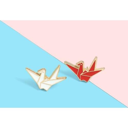 Paper Cranes Enamel Pin Custom White Red Origami Bird Brooches Bag Lapel Pin Badges Simple Animal Jewelry Gift for Kids Friends