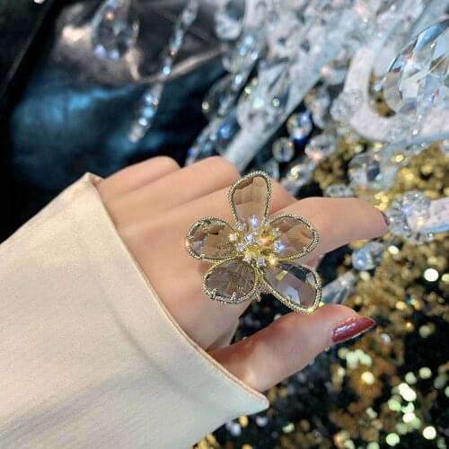 New Fashion Jewelry Opening High-end Copper Crystal Glass Wreath Exaggerated Womens Luxury Cocktail Party Ring Adjustable