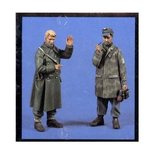 1:35 resin assembled model scene layout World War II model 2 figures are unpainted New