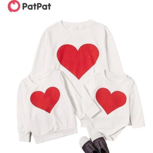 PatPat 2020 New Autumn and Winter Love Pattern White Sweatshirts Long Sleeve Sweater for Mommy and Me Clothes Family Look
