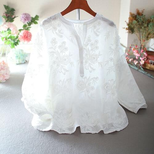 Womens Spring Autumn Designer Floral Embroidery Long Sleeve White Cotton Shirt Female High Waist Casual Loose T Shirt Top TB572