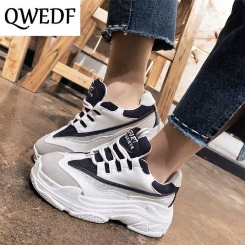 QWEDF 2019 New autumn Women sneakers Wild Womens shoes Female Leisure Black White Letters Sneakers zapatos de mujer F3-35