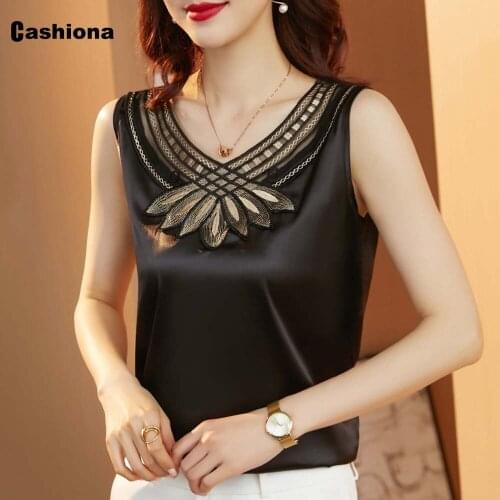 Plus size Womens Top Sleeveless T-shirt Ladies Embroidery Lace Tees Clothing 2021 New Summer V-neck Female Stain T-shirt Femme