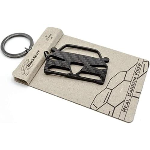 Car real carbon fiber car keychain is suitable for Alfa Romeo Giulia Stelvio 4C MiTo 147 166 Giulietta decoration accessories
