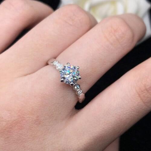 Fabulous 1Ct 6.5mm D VVS1 Moissanite Diamond Engagement Ring Solid 18K White Gold Jewelry for Women AU750 Wedding Ring R144