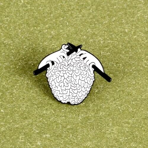 Funny Creative Knit Brain Pin Button Metal Badges Backpack Denim Shirt Lapel Brooch Enamel Pins Punk Gothic Jewelry Wholesale