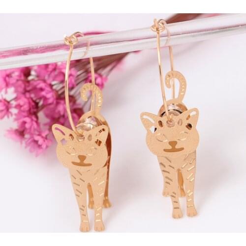 Design Sense Metal Stud Earrings Simple Fashionable Hollow Cat Earrings Personality Creative Animal Earrings For Women Jewelry