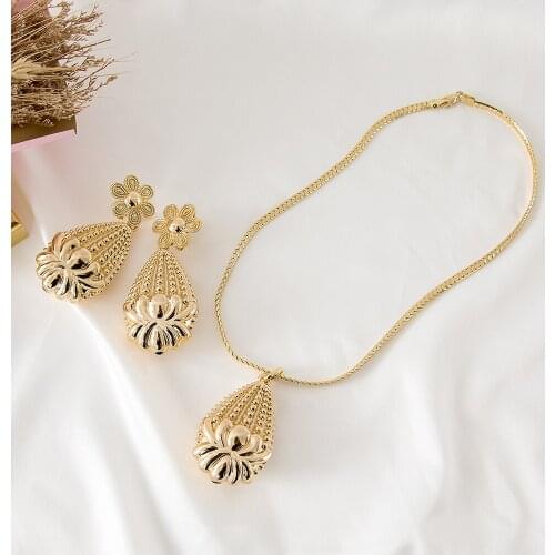 High Quality Exquisite Style Golden Color Necklace And Earrings Jewelry Set For Women Wedding Party Attendance