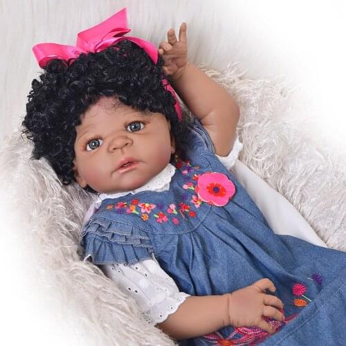 Black bebes reborn girl 57cm Full Body Silicone Reborn Baby Doll Toy Newborn baby Princess Toddler Doll Child Bathe Toy bonecas