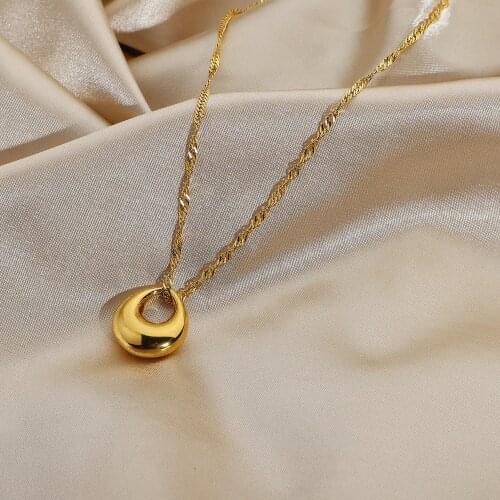 French Simple Smooth Gold Waterdrop Pendant Necklace 18K Gold IP Plating Stainless Steel Short Choker Neckalces