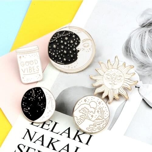 Round Vintage Brooch Sun and Moon Star Ocean Wave Enamel Pin Cartoon Camping Badge for Women Men Shirts Denim Lapel Pins Jewelry