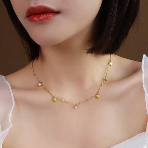 Spain totem simple jewelry clavicle necklace color heart hanging drill small skirt necklace titanium steel 18K gold choker