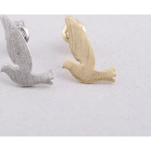 Fashion Peace Bird Earring Zinc alloy Material Flying pigeon modelling Earrings in different directions