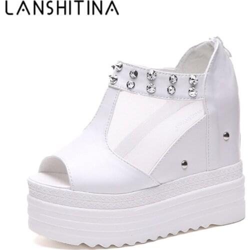 2020 Fashion Platform Peep Toe Women Shoes Rivet Sandals T-strap Summer Wedge Casual Shoes Leather Gladiator Sandals