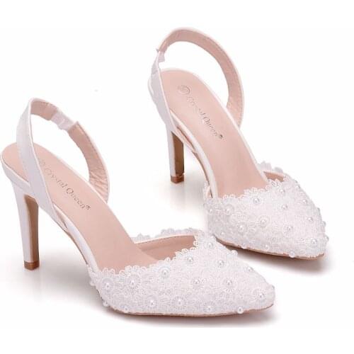 Crystal Queen Pearl White Lace Wedding Shoes Fine Pointed Bride Dress Shoes with High 10cm Two Type Womens Sandals Pumps Flower