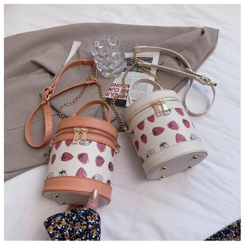 PU Leather Purses and Handbags for Women 2021 Designer Luxury Fashion Girls Female Shoppers Sweet Strawberry Chain Bucket Wallet