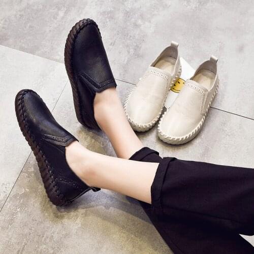 Tilocow 2020 Handmade Genuine Leather Casual Women Flat Shoes Woman Slip On Round Toe Footwear Ladies Soft Sole Flat Shoes